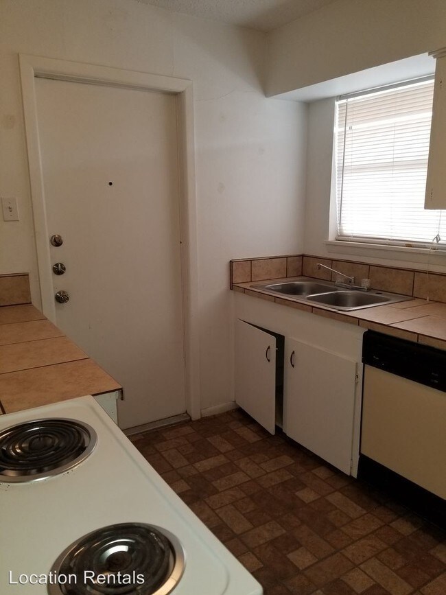 Building Photo - 2512 Avenue Q