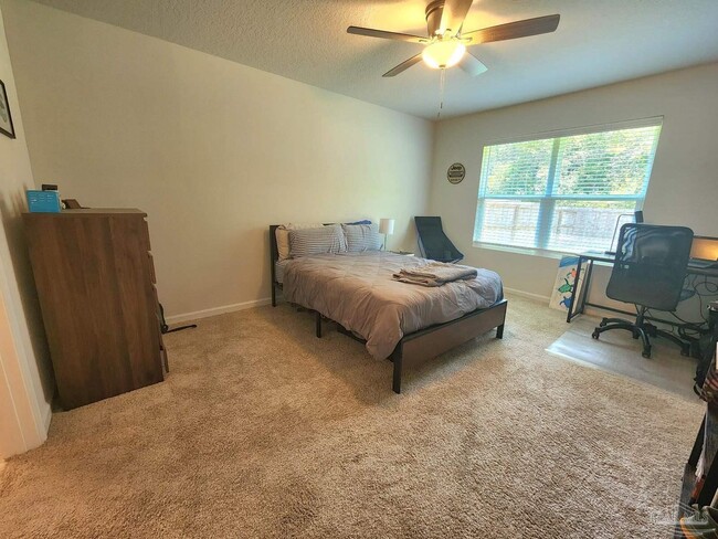 Building Photo - 5379 Peach Dr
