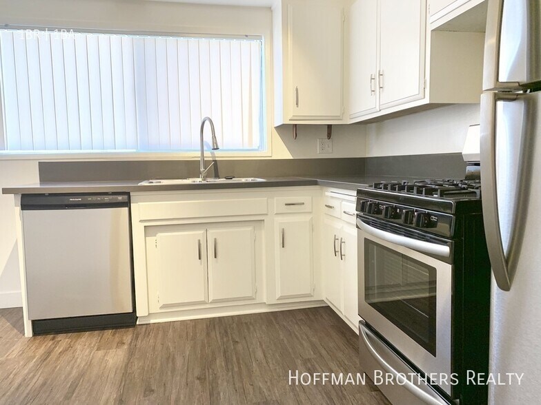 Building Photo - 3772 Lockland Dr