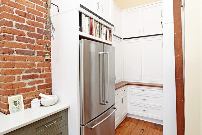 Building Photo - Beautifully Restored Ivy Residence, Fully Furnished with Utilities Included