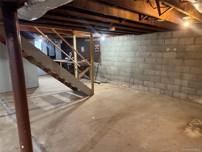 Building Photo - 35 Rapalje Rd