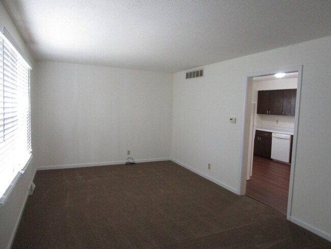 Building Photo - 3109 Pioneer Dr