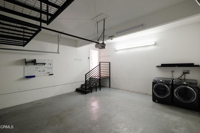 Building Photo - 1721 La Loma Rd