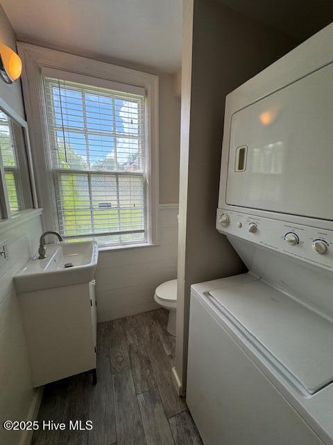 Building Photo - 2940 Oleander Dr