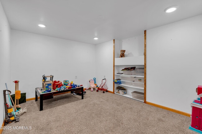 Building Photo - 210 Wingate Ct