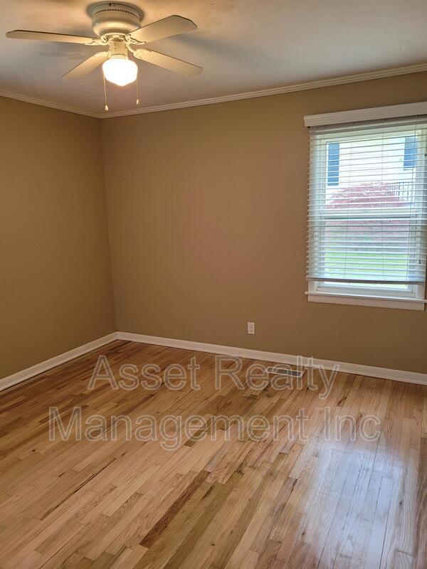 Building Photo - 101 Sheridan Cir