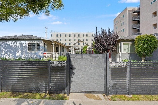Building Photo - 8836 Ramsgate Ave