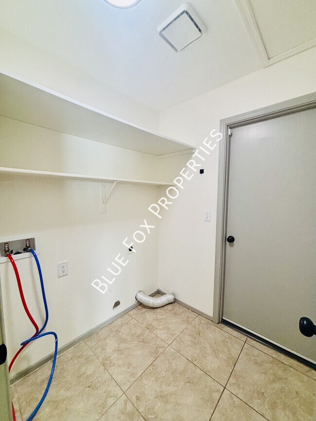 Building Photo - 4307 W Bunk House Rd