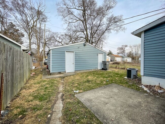 Building Photo - 867-867 N Linwood Ave