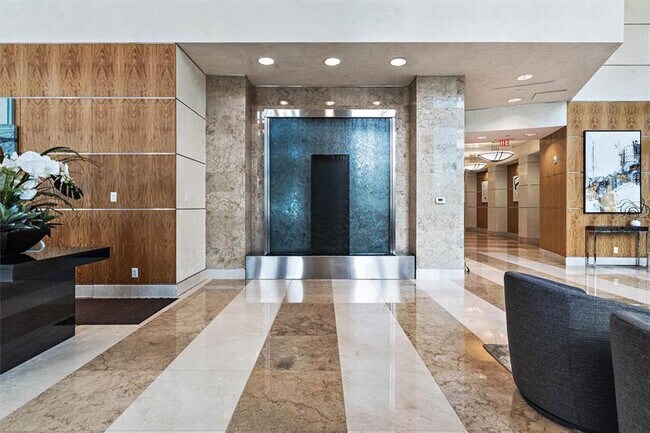 Building Photo - 400 Beach Dr NE