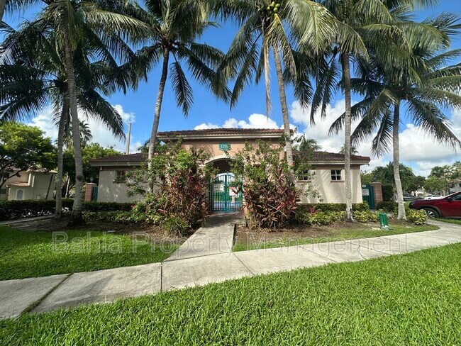 Building Photo - 2921 SE 13th Ave