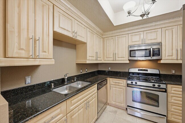 Building Photo - Luxury 1-Bedroom Rental in Guard-Gated Meridian – Walk to the Strip!