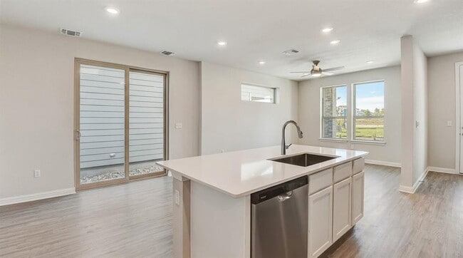 Building Photo - 8311 Springsteen Dr
