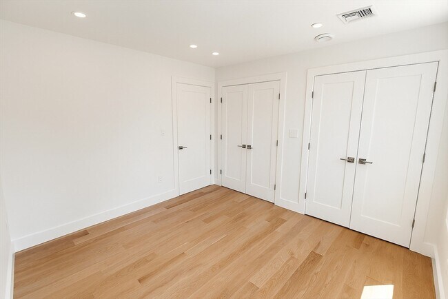 Building Photo - 45 Trapelo Rd