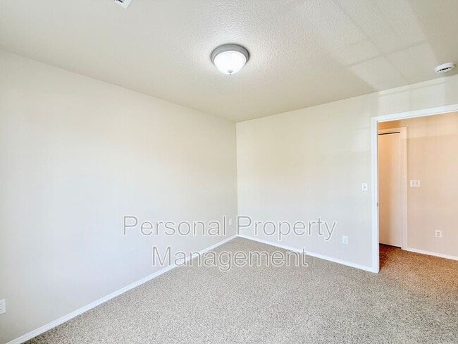 Building Photo - 11117 NE 104th St