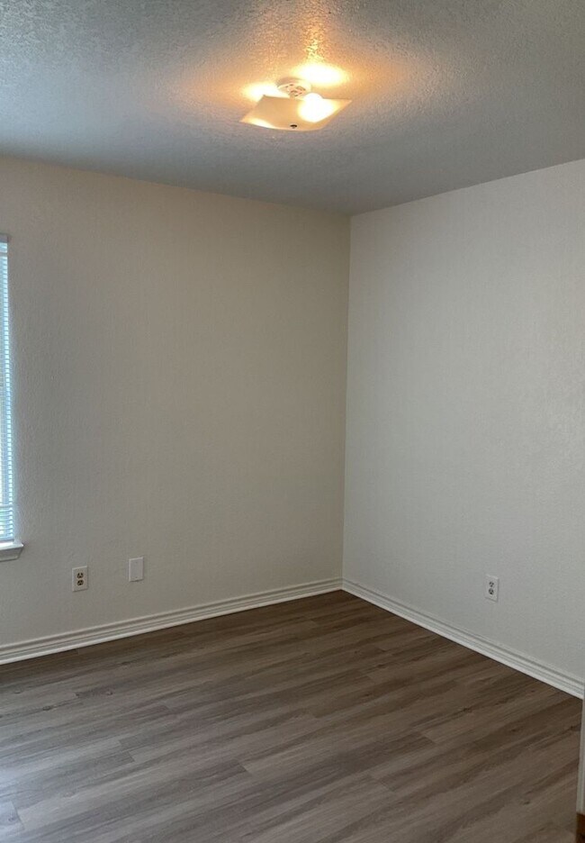 Building Photo - 2509 Lain Dr