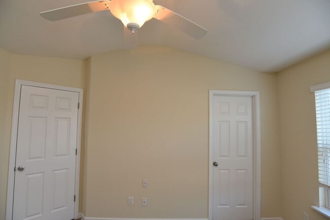 Building Photo - 32 Winter Lake Cir