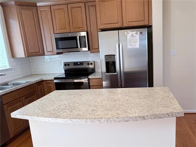 Building Photo - 525 Gala Dr