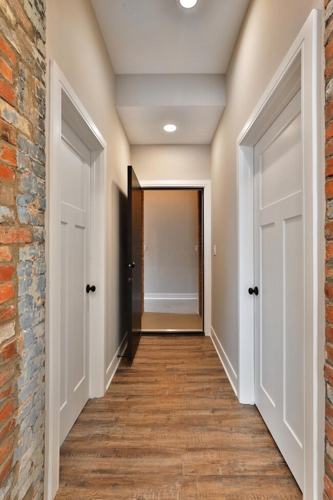 Building Photo - 370 S Washington Ave