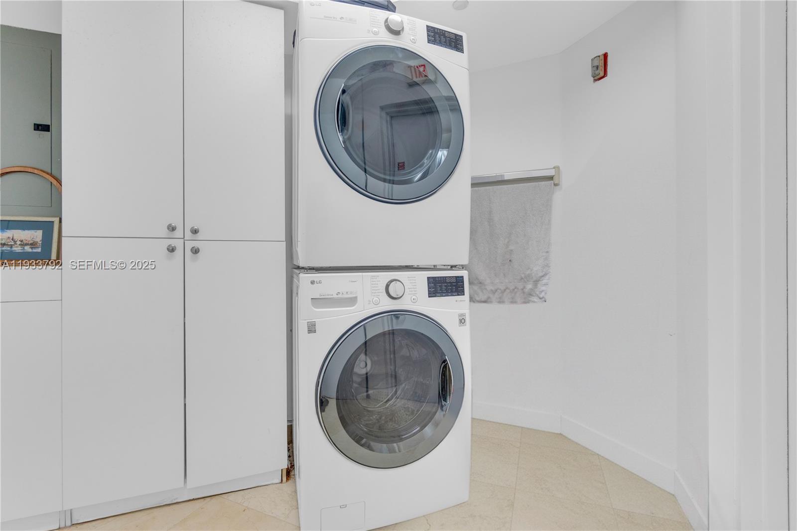 Building Photo - 19111 Collins Ave