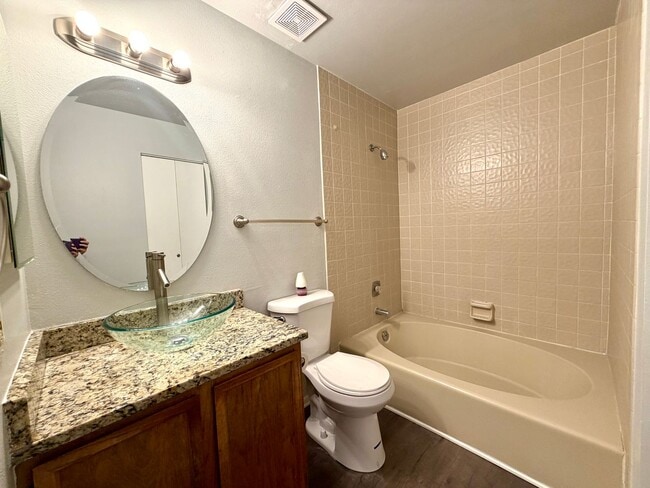 Building Photo - 908 S Walden Way