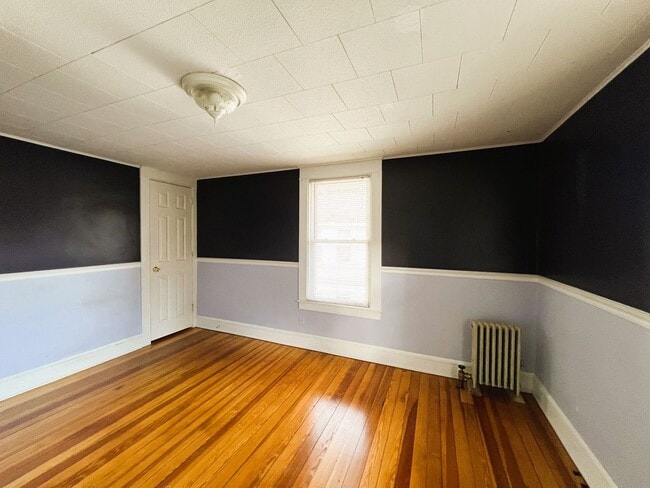 Building Photo - Single Family Home - Newly Reduced-Price D...