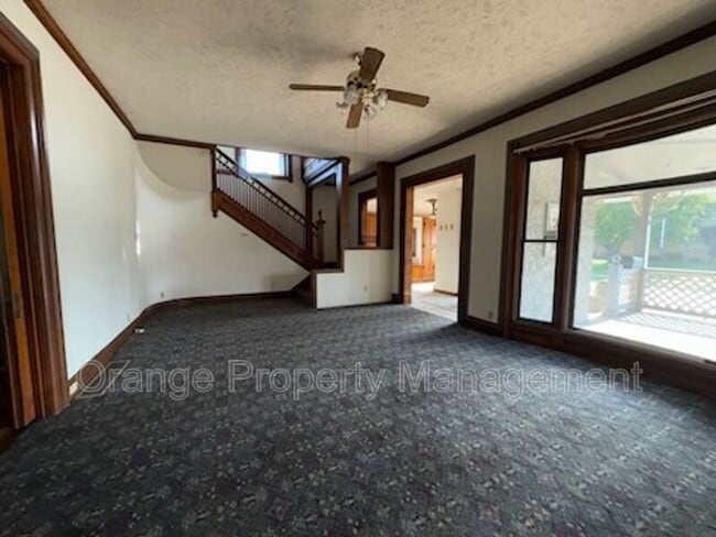 Building Photo - 136 S 7th St