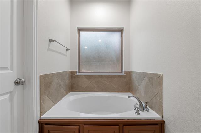 Building Photo - 610 Alderwood Ct