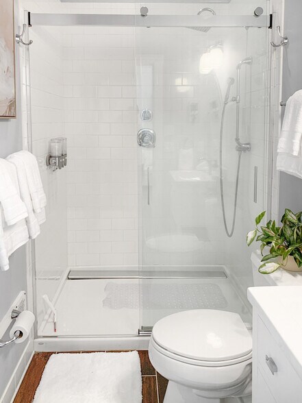 Building Photo - 3355 Saratoga Rd