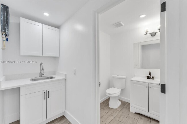 Building Photo - 4917 SW 43rd Terrace