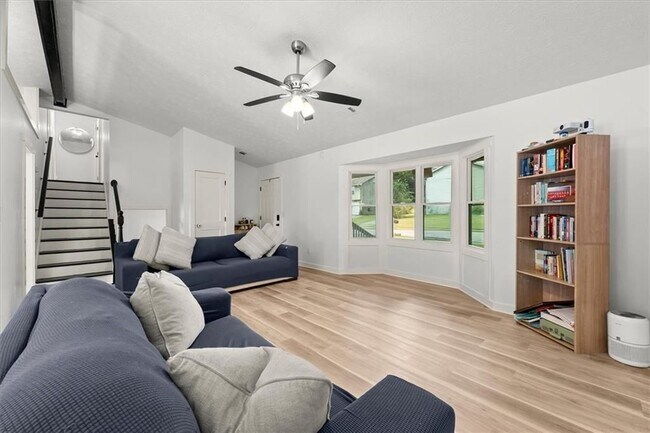 Building Photo - 6338 Stablewood Way