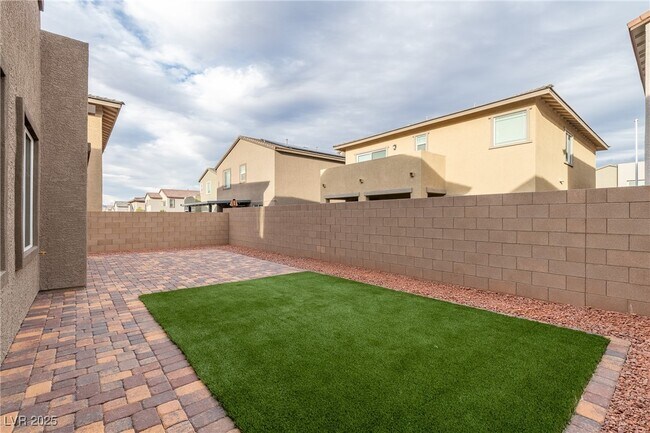 Building Photo - 494 Francesca Crst St