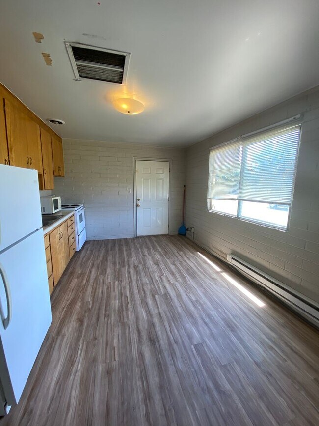 Building Photo - Hackwell Apartments