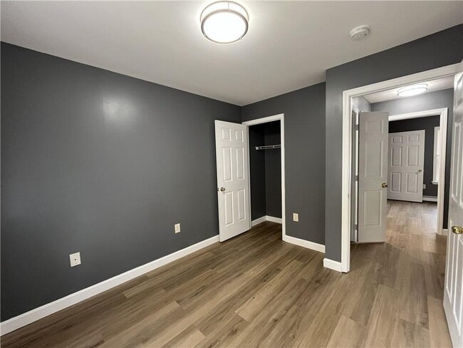 Building Photo - 11 Newcomb St