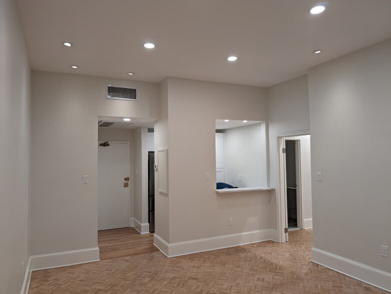 Building Photo - 1851 Columbia Rd NW