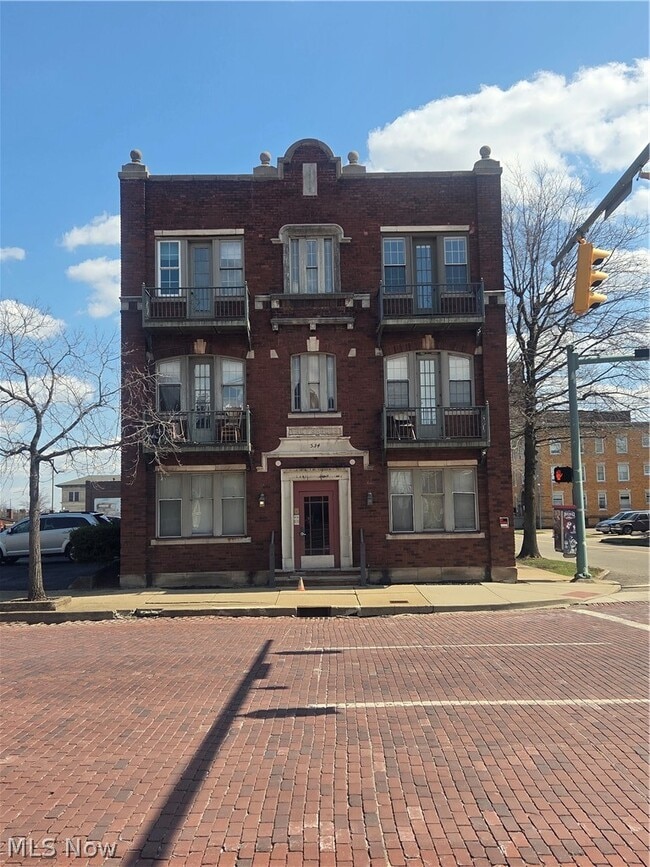 Building Photo - 534 Cleveland Ave SW