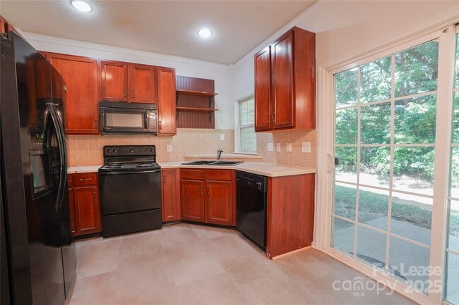 Building Photo - 3210 Summerfield Ridge Ln