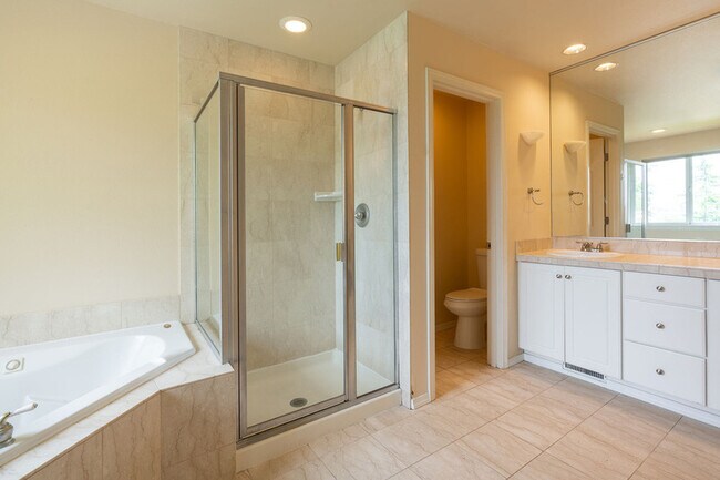 Building Photo - 1919 Fairmount Ave SW