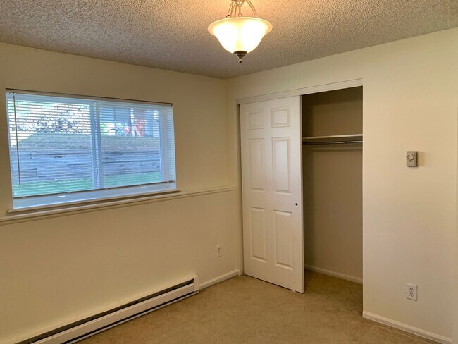 Building Photo - Great 2 Bedroom, 1 Bathroom Condo in Fort Collins, CO - On Spring Creek Trail Near Edora Park!