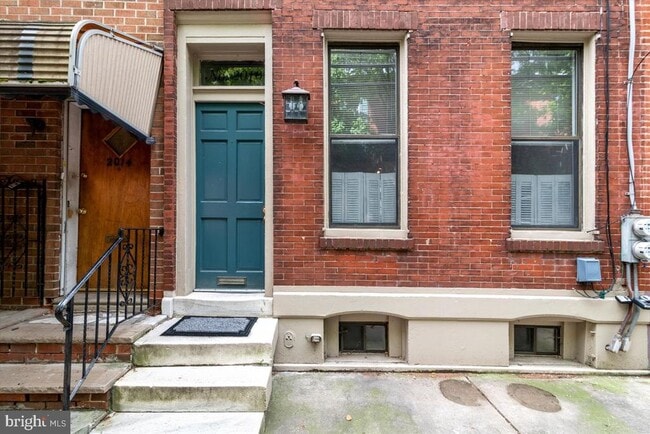 Building Photo - 2016 Bainbridge St