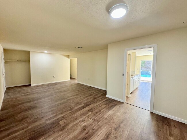 Building Photo - *COMING SOON* *MOVE IN SPECIAL* Beautiful 3-Bedroom/ 2 Bath REMODELED Home!