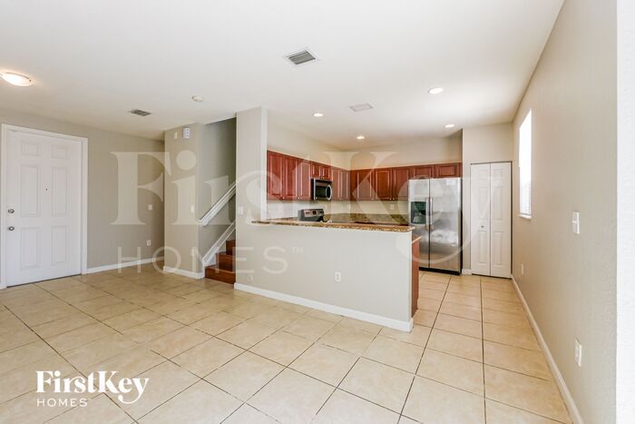 Building Photo - 457 SE 37th Pl