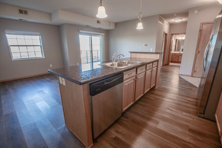 Interior Photo - Granite Shores