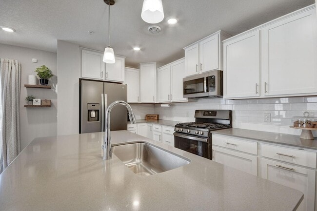 Building Photo - 1203 Lower 143rd St E