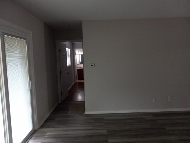 Building Photo - 15415 Poolview St