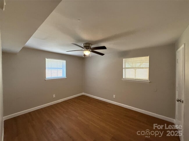 Building Photo - 409 Hawley Ave