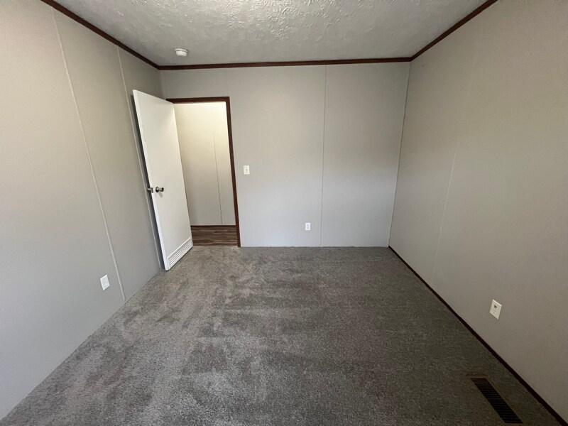 Building Photo - 133 Burch St