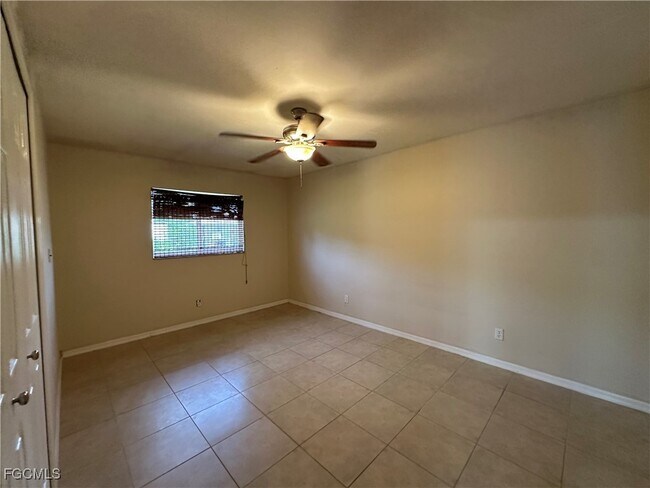 Building Photo - 8397 Bahamas Rd