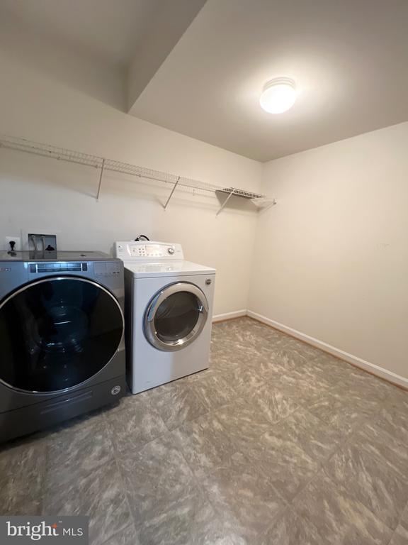 Building Photo - 22464 Maison Carree Square