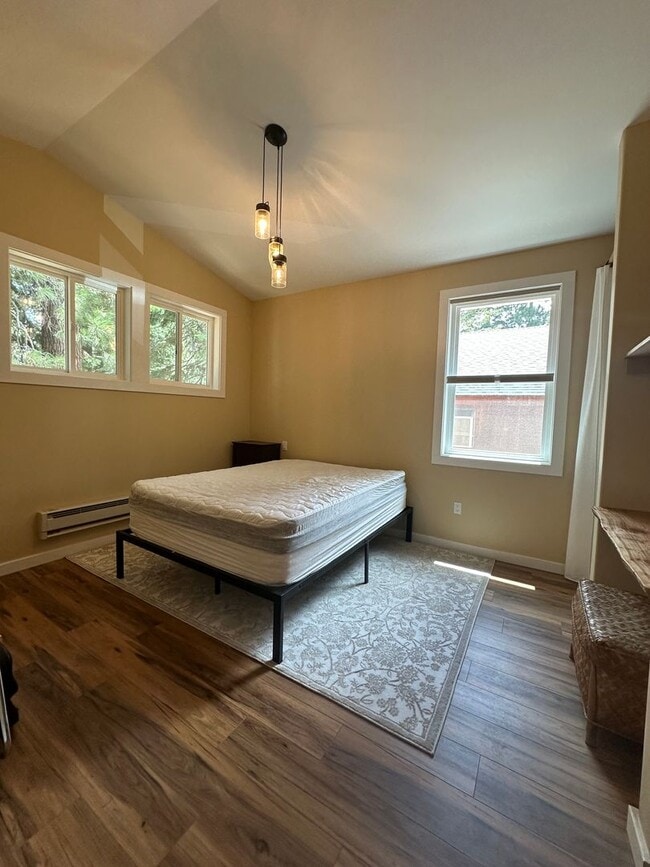Building Photo - Luxury Over Garage ADU 1 Bedroom, 1 Bath
